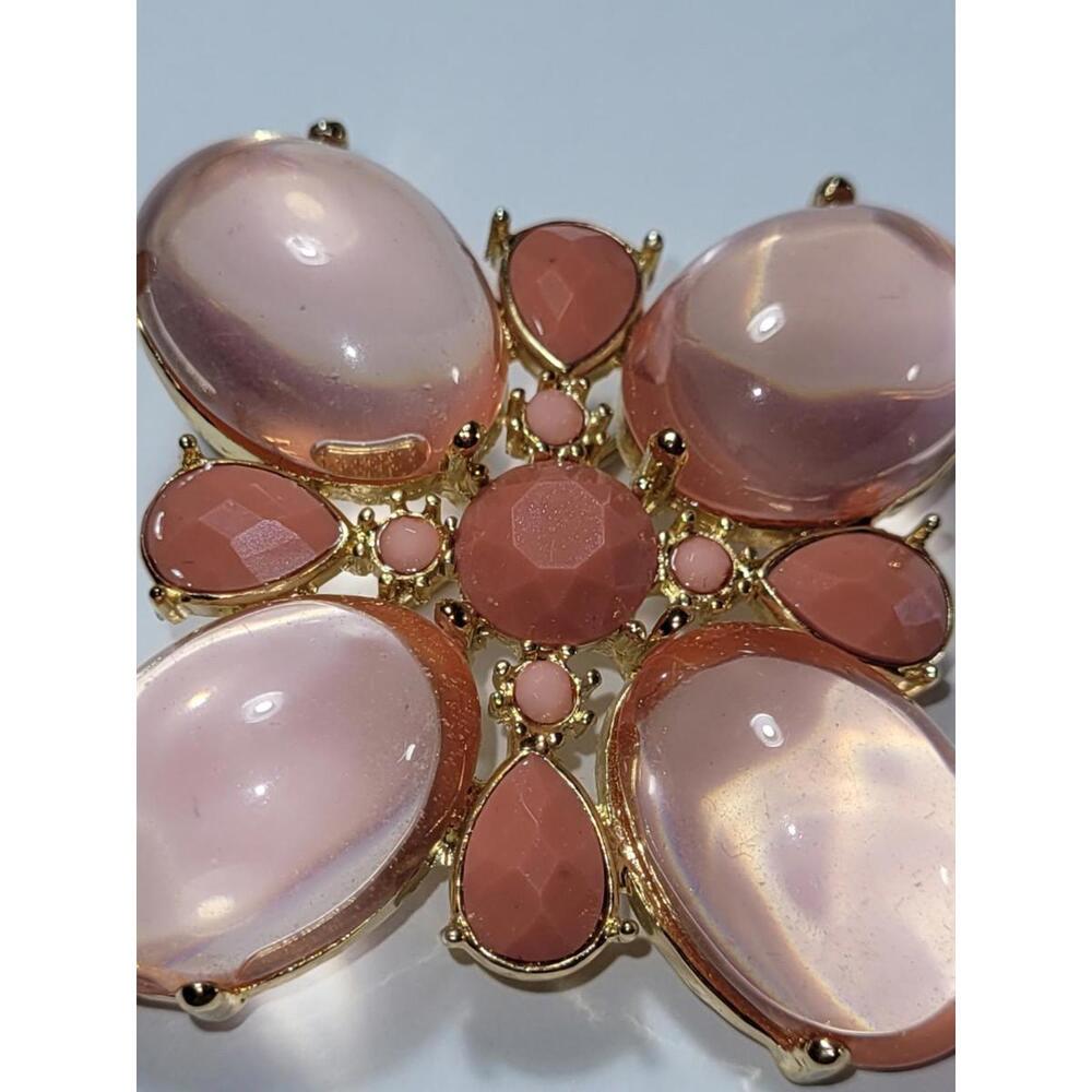 Vintage Style Pink Cabochon Brooch Pin Gold Tone Statement Jewelry Accessory - Picture 4 of 15